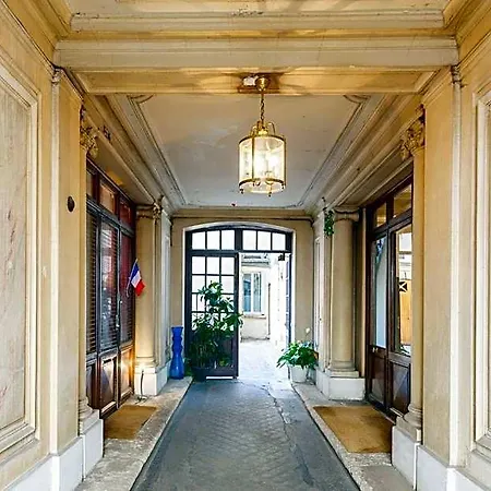 Maison De Lignieres - - Quartier Champs-elysees לינה וארוחת בוקר 4*