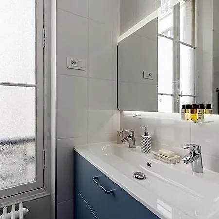 B&B Maison De Lignieres - - Quartier Champs-elysees 4*