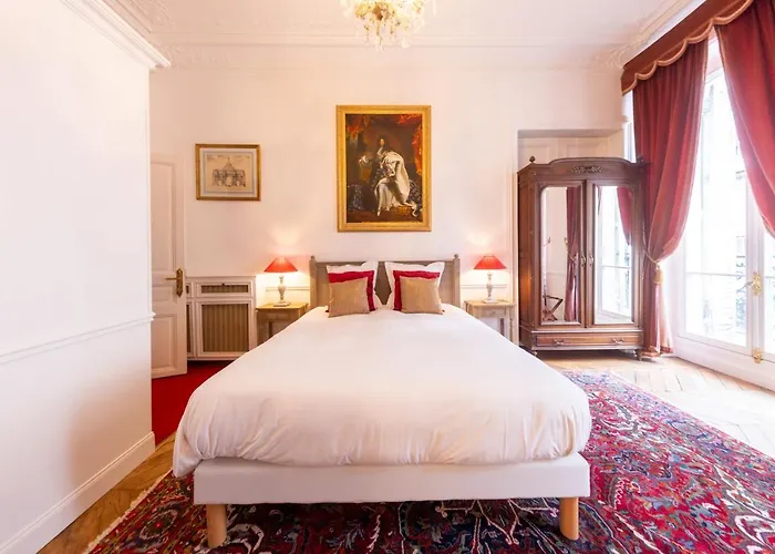 Maison De Lignieres - - Quartier Champs-elysees Bed & Breakfast 4*